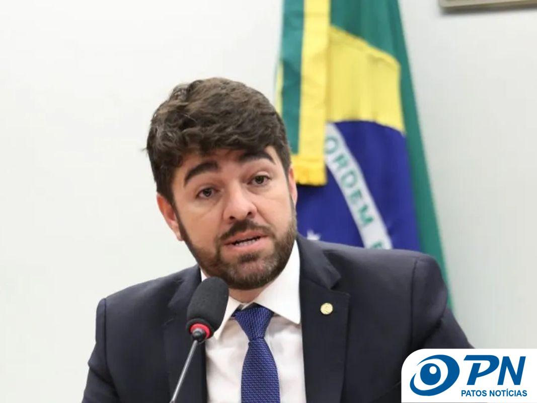 Deputado Zé Vitor questiona critérios sobre distribuição da vacina contra dengue