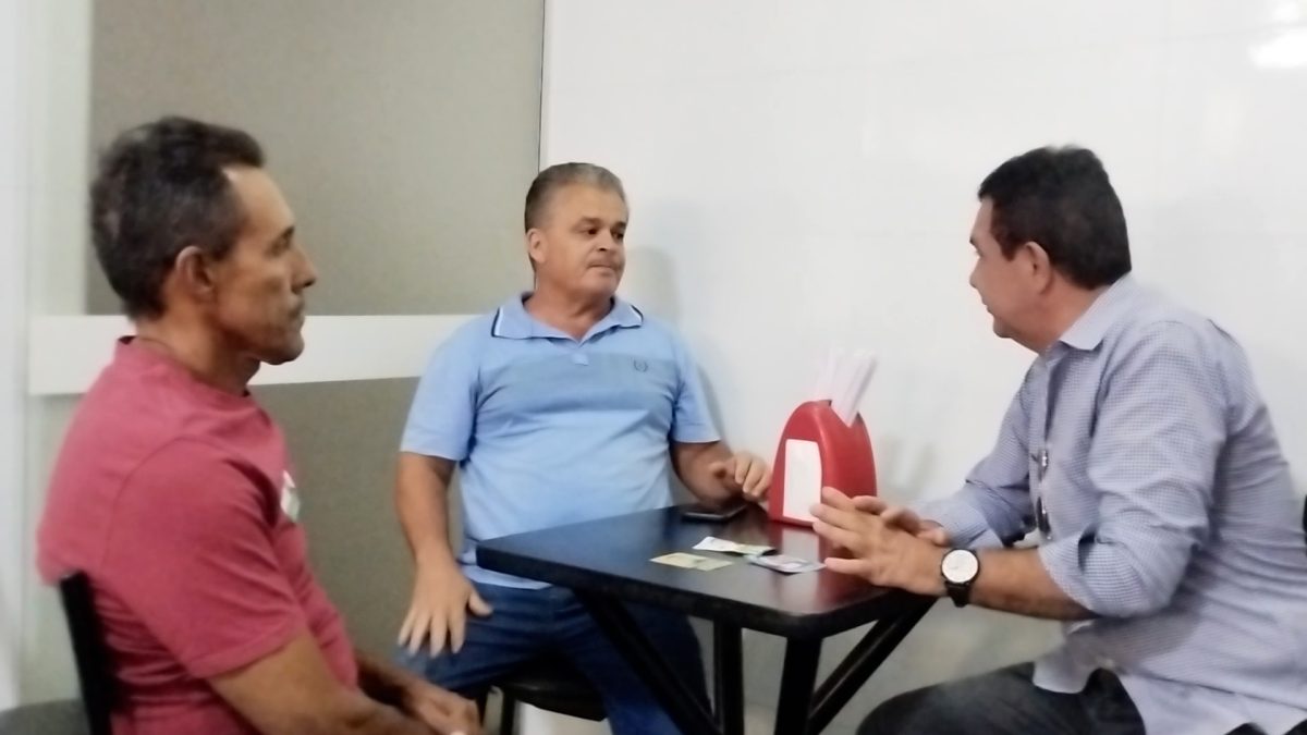Candidato Hilton Filho cumpre agenda no bairro Sebastião Amorim