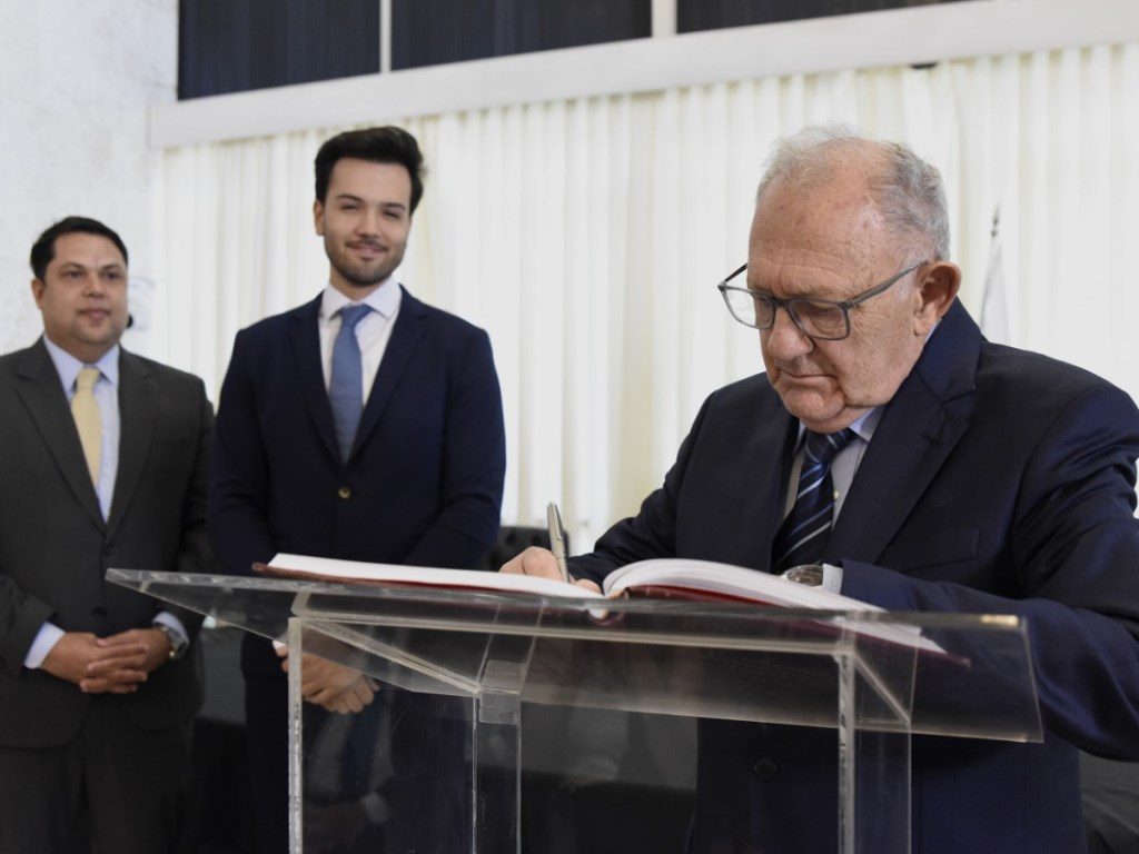 Hely Tarqüínio é empossado como deputado estadual
