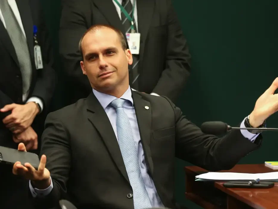 ‘EUA não vão reconhecer eleições do Brasil’, diz Eduardo Bolsonaro