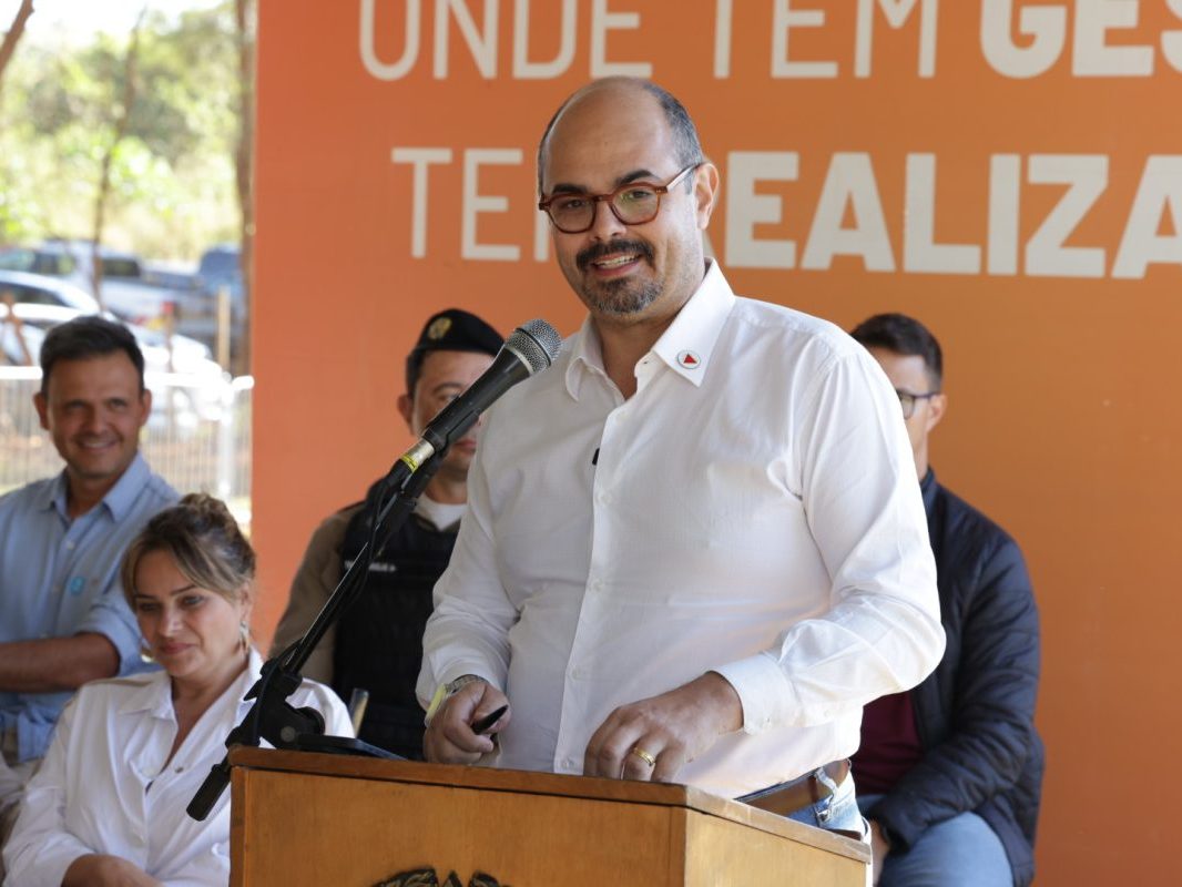 Simões diz estar pronto para cargo de governador