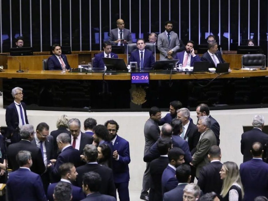 Câmara aprova texto-base do projeto de lei antifacção