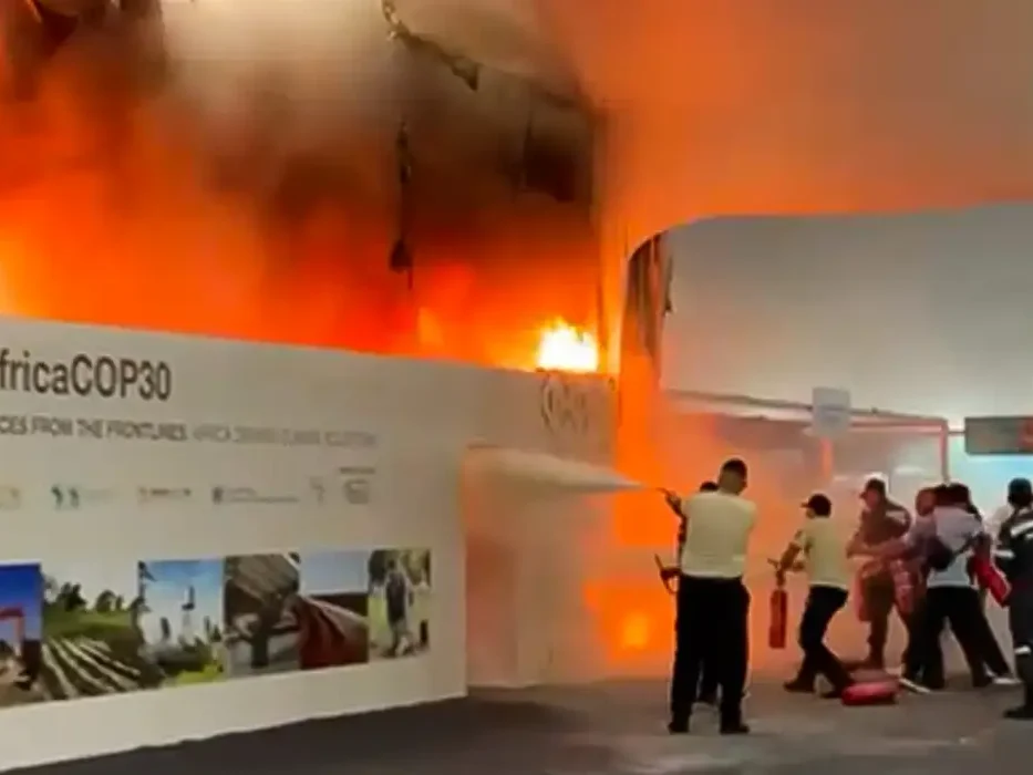 Incêndio atinge parte do pavilhão em Belém
