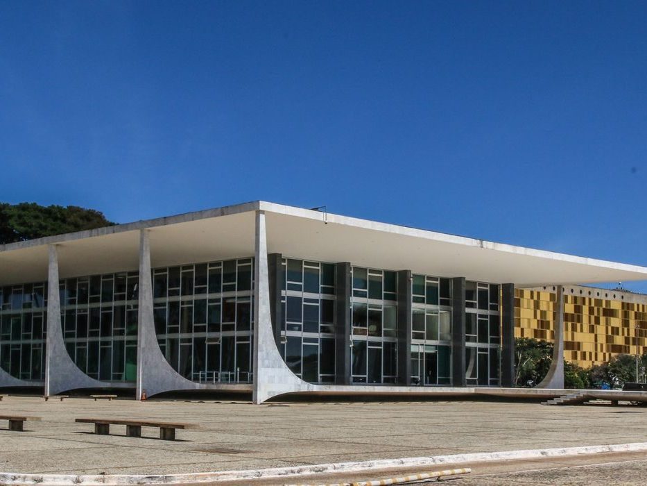 STF começa a julgar recursos de Bolsonaro e aliados contra condenação