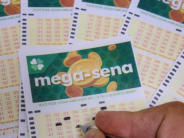Mega-Sena acumula e prêmio vai a R$ 105 milhões