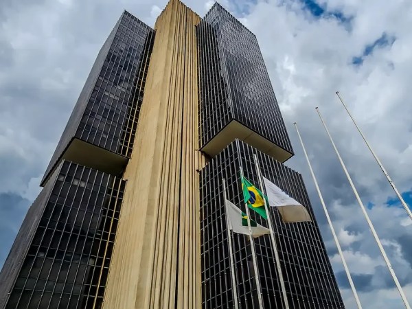 Contas externas têm saldo negativo menor em janeiro de 2026