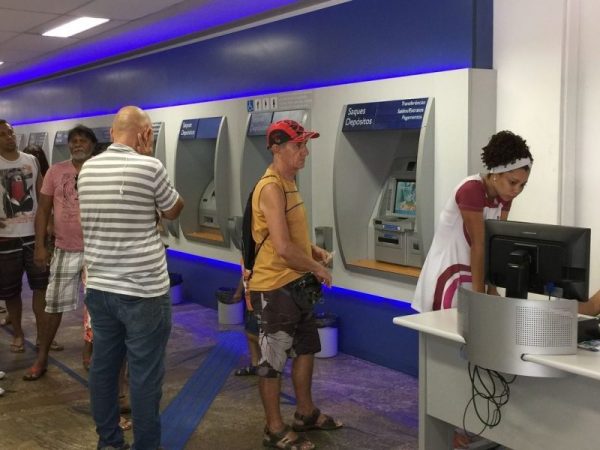 Confira como vão funcionar os bancos durante o carnaval
