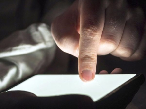 Conteúdos falsos criados com IA mais que triplicam entre 2024 e 2025