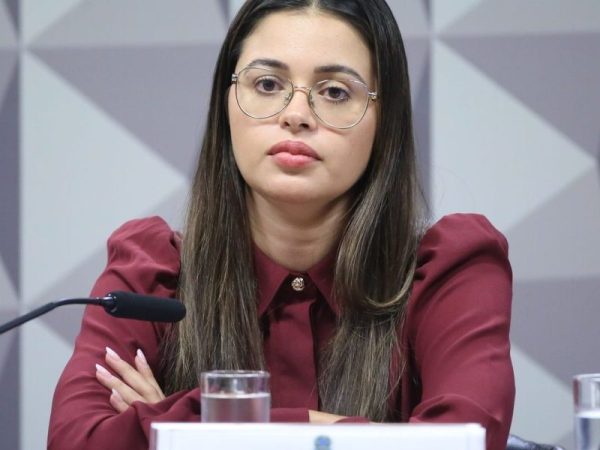 Empresária passa mal e depoimento é encerrado na CPMI do INSS