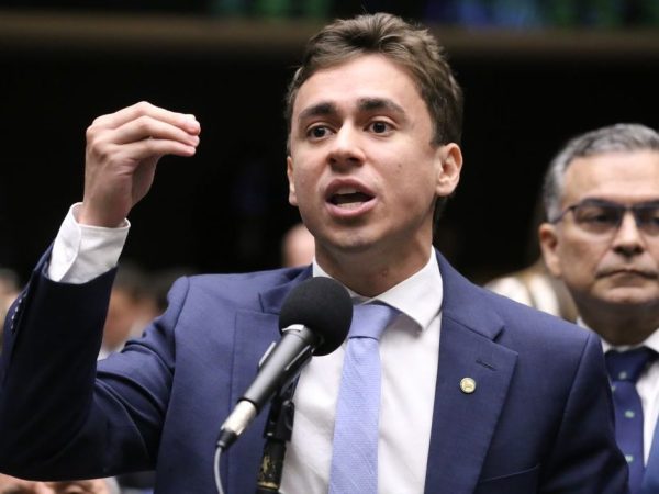 Nikolas Ferreira viajou em jato de Vorcaro na campanha de 2022