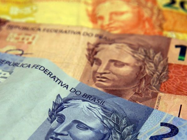 Envio de declaração do IR começa na próxima semana; veja regras