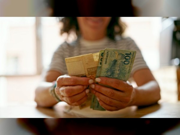 Pagamento da segunda parcela do 13º para aposentados e pensionistas começa neste dia 25