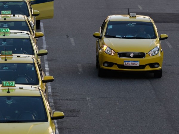 Governo publica MP que destina R$ 30 bi a taxistas e motoristas de app
