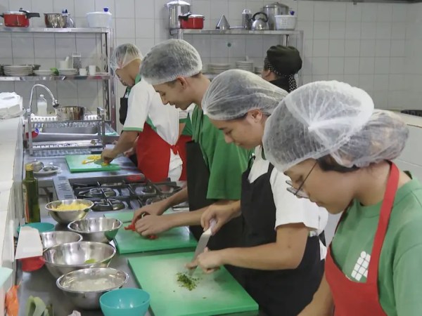 Desemprego até maio cai para 5,6%, o menor já registrado no período