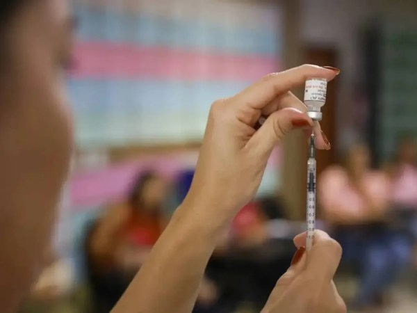 Nova vacina contra pneumonia e meningite começa a ser distribuída no SUS