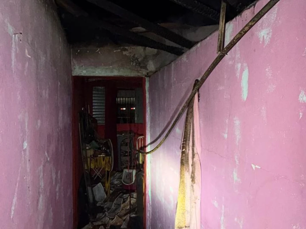 Incêndio atinge casa e compromete estrutura em Lagoa Formosa