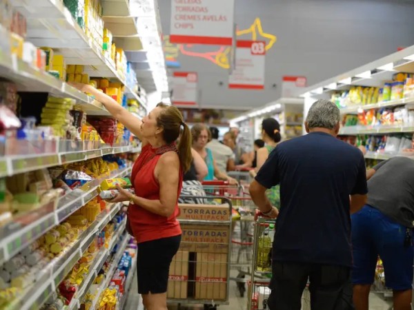 Cesta básica fica mais cara em 17 capitais brasileiras em junho