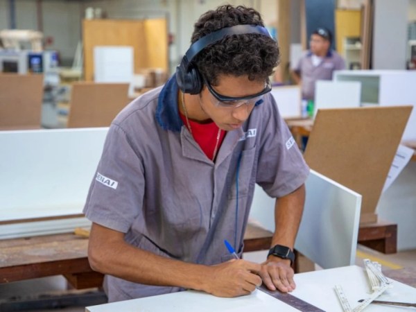 Mais de 90% de chance de emprego: o atrativo que está conquistando os jovens da Geração Z de MG