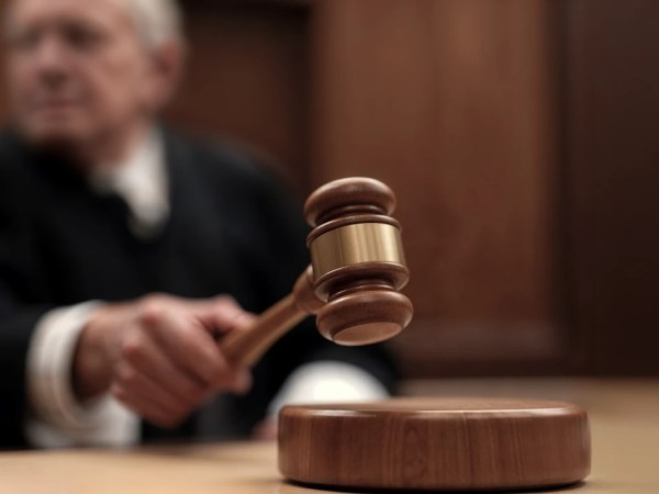 Trabalhadores podem buscar alternativas para lidar com a demora da Justiça; veja as opções disponíveis