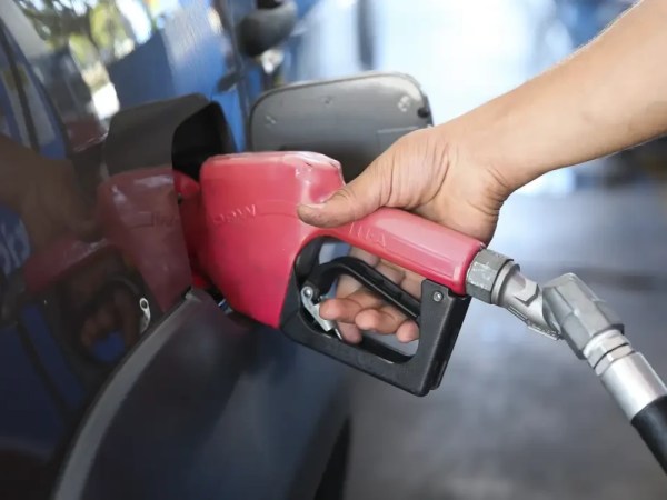 MPF pede suspensão de aumento do etanol na gasolina