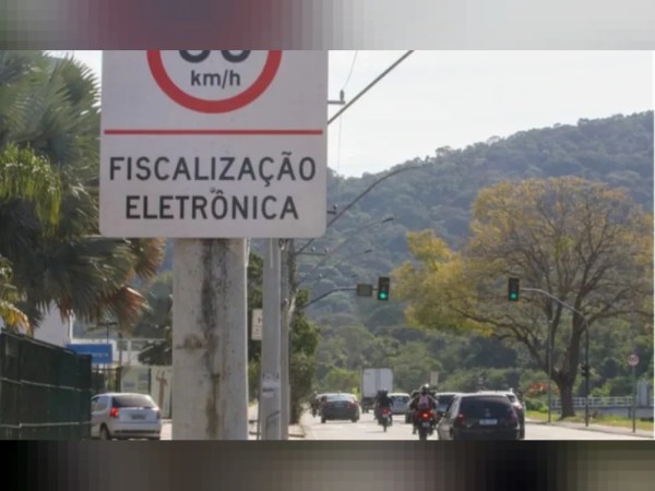 Radares aplicam mais de 75 mil multas em JF
