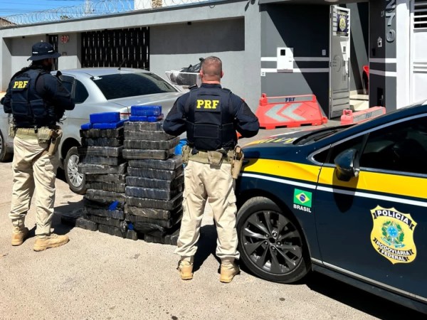 PRF apreende 217 quilos de maconha na BR-365