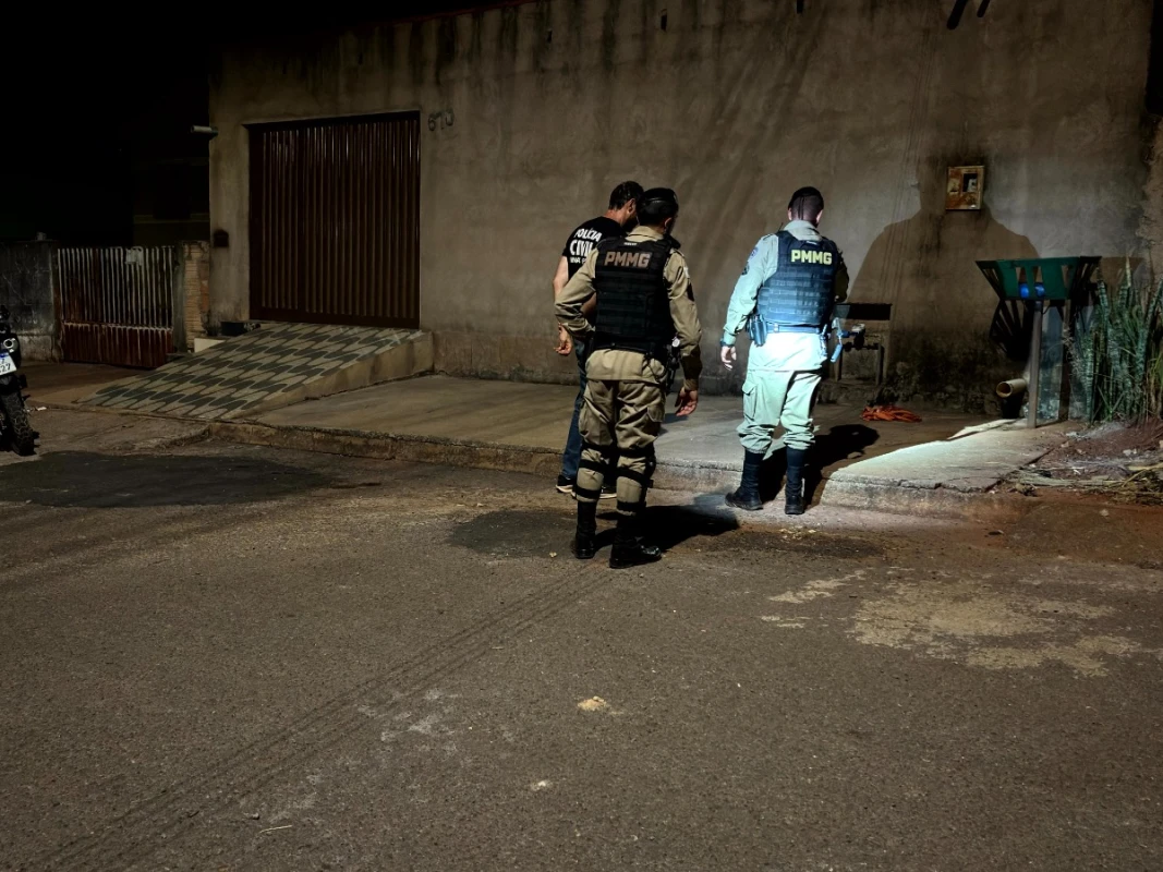 Homem morre após ser esfaqueado e suspeito é preso