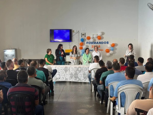 Senac de Patos de Minas entrega 174 certificações a alunos da APAC