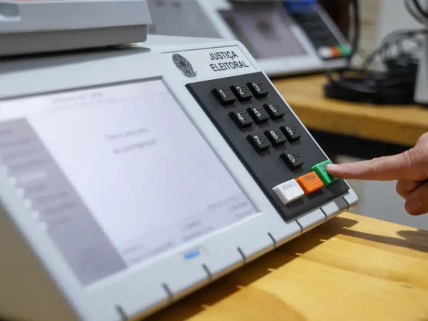 TSE aprova registros de seis candidatos à Presidência da República