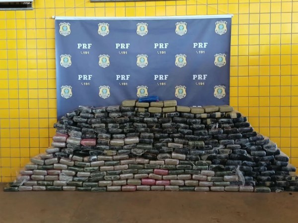 PRF apreende 210 kg de maconha na BR-040