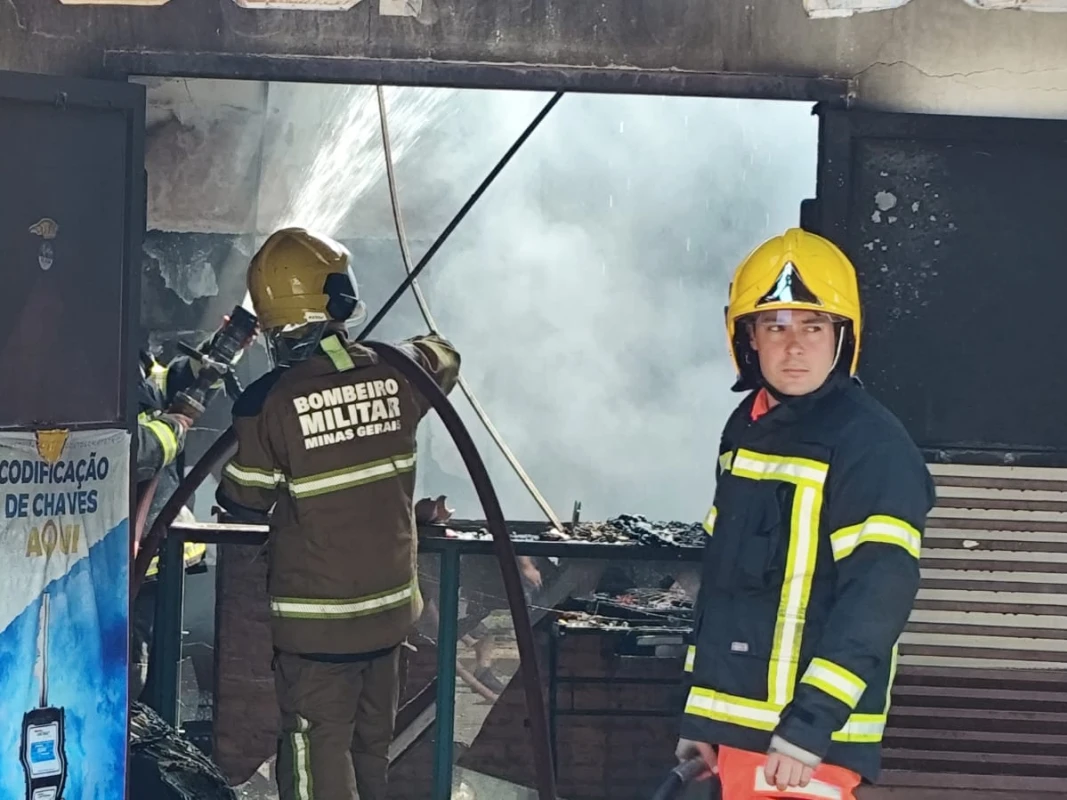 Incêndio atinge chaveiro no Bairro Lagoa Grande