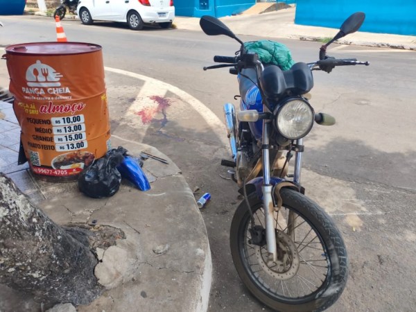 Motociclista sofre fratura exposta em acidente no Centro