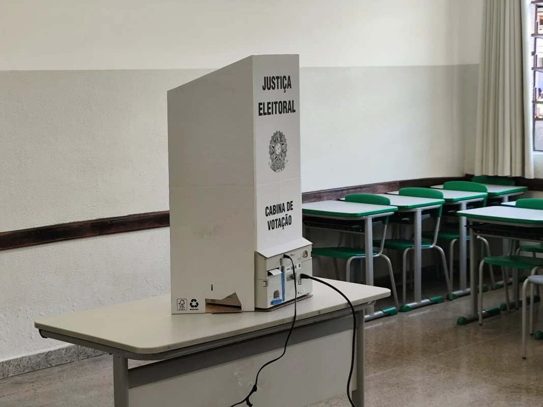 Votação em Patos de Minas segue sem intercorrências neste domingo