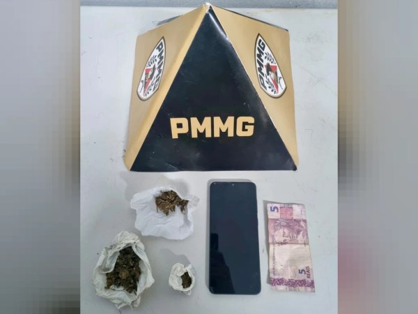 Jovem de 18 anos é preso por tráfico de drogas em praça pública