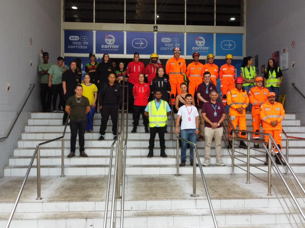 Bombeiros realizam simulado de incêndio no Pátio Central Shopping